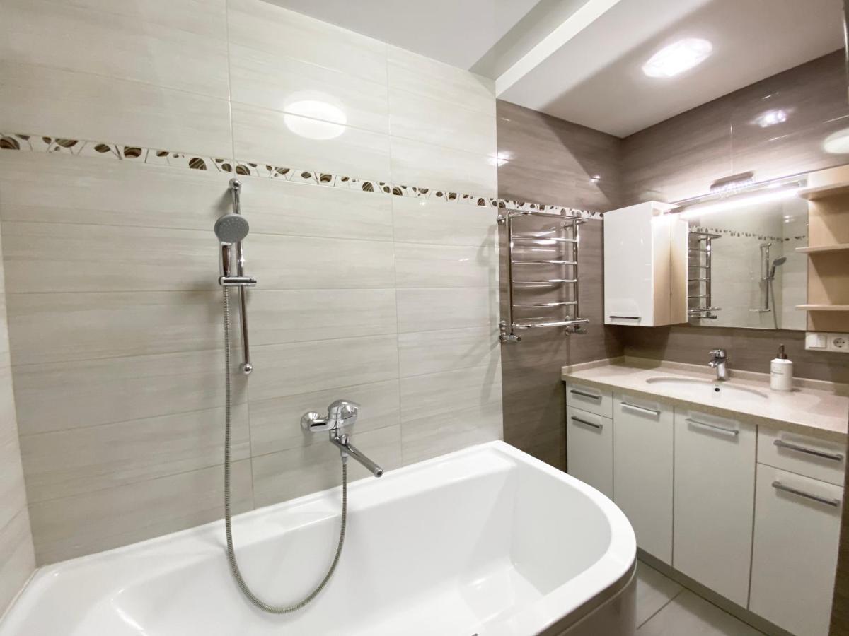 2-Bedroom Apartment Most City Area, Ekaterynoslav Square Dnipro Exterior foto