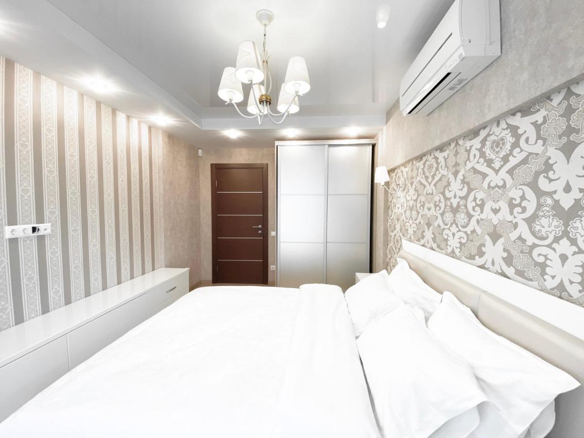 2-Bedroom Apartment Most City Area, Ekaterynoslav Square Dnipro Exterior foto